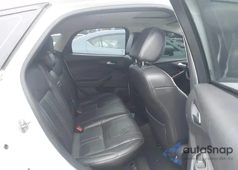 2013 Ford Focus Se z USA, uszkodzony, nr VIN 1FADP3K23DL214553